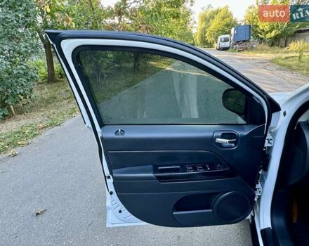 Белый Джип Компас, объемом двигателя 2.36 л и пробегом 233 тыс. км за 7800 $, фото 35 на Automoto.ua