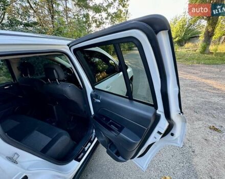 Белый Джип Компас, объемом двигателя 2.36 л и пробегом 233 тыс. км за 7800 $, фото 43 на Automoto.ua