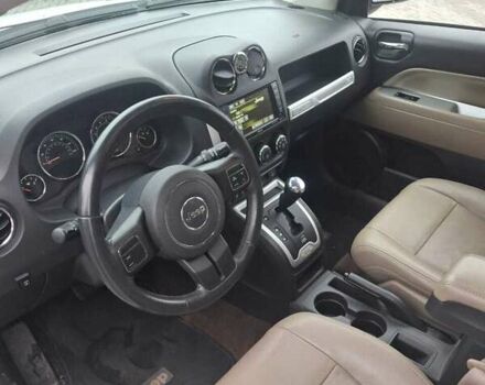 Белый Джип Компас, объемом двигателя 2 л и пробегом 70 тыс. км за 12499 $, фото 7 на Automoto.ua