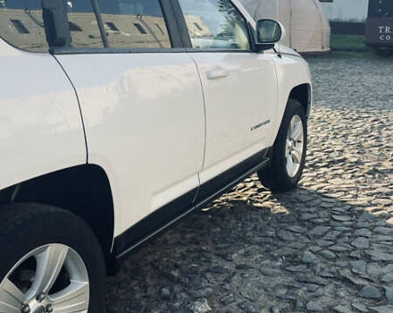 Джип Компас 2013 в Луцке на Automoto.ua Белый Джип Компас, объемом двигателя 2.36 л и пробегом 193 тыс. км за 9700 $, фото 7 на Automoto.ua