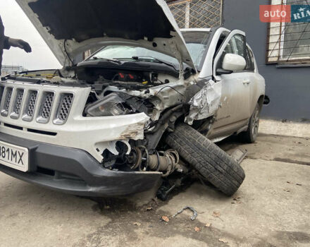 Белый Джип Компас, объемом двигателя 2.36 л и пробегом 165 тыс. км за 4400 $, фото 11 на Automoto.ua