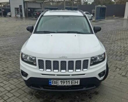 Белый Джип Компас, объемом двигателя 2 л и пробегом 70 тыс. км за 12499 $, фото 1 на Automoto.ua