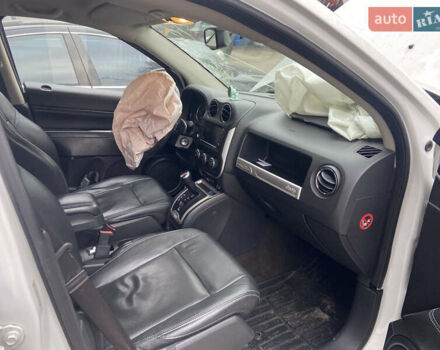 Белый Джип Компас, объемом двигателя 2.36 л и пробегом 165 тыс. км за 4400 $, фото 4 на Automoto.ua