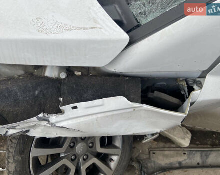 Белый Джип Компас, объемом двигателя 2.36 л и пробегом 165 тыс. км за 4400 $, фото 8 на Automoto.ua