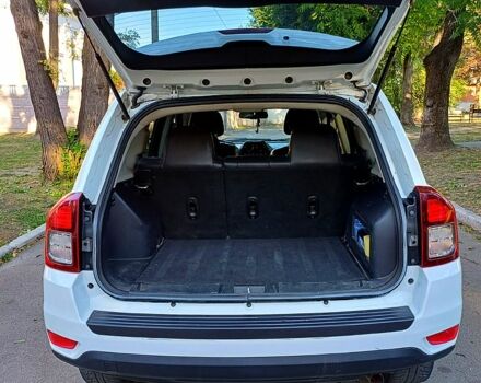 Білий Джип Compass, об'ємом двигуна 2.4 л та пробігом 208 тис. км за 9900 $, фото 8 на Automoto.ua