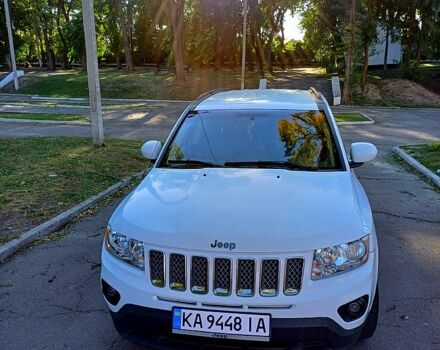 Білий Джип Compass, об'ємом двигуна 2.4 л та пробігом 208 тис. км за 9900 $, фото 2 на Automoto.ua