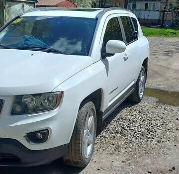 Білий Джип Compass, об'ємом двигуна 2 л та пробігом 220 тис. км за 10000 $, фото 1 на Automoto.ua
