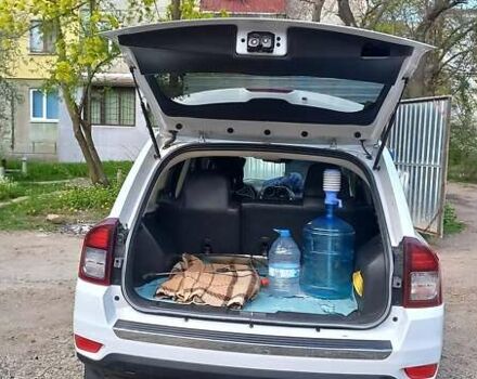 Білий Джип Compass, об'ємом двигуна 2 л та пробігом 220 тис. км за 10000 $, фото 6 на Automoto.ua