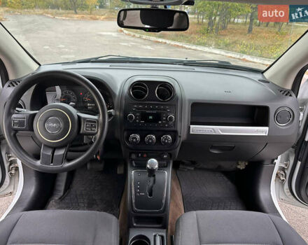 Білий Джип Compass, об'ємом двигуна 2.36 л та пробігом 142 тис. км за 9799 $, фото 14 на Automoto.ua