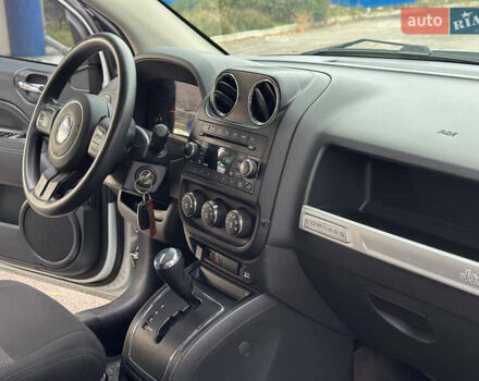 Білий Джип Compass, об'ємом двигуна 2.36 л та пробігом 142 тис. км за 9799 $, фото 27 на Automoto.ua