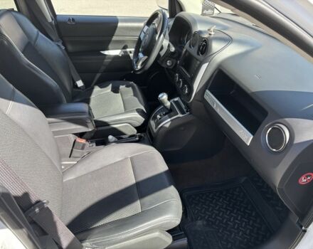 Білий Джип Compass, об'ємом двигуна 2.4 л та пробігом 169 тис. км за 10300 $, фото 4 на Automoto.ua