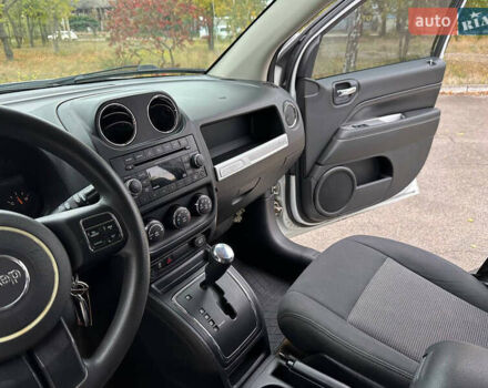 Білий Джип Compass, об'ємом двигуна 2.36 л та пробігом 142 тис. км за 9799 $, фото 9 на Automoto.ua