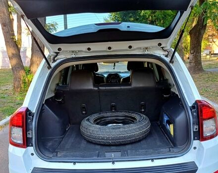 Білий Джип Compass, об'ємом двигуна 2.4 л та пробігом 208 тис. км за 9900 $, фото 9 на Automoto.ua