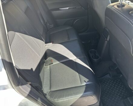 Білий Джип Compass, об'ємом двигуна 2.4 л та пробігом 169 тис. км за 10300 $, фото 8 на Automoto.ua