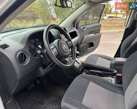Білий Джип Compass, об'ємом двигуна 2.36 л та пробігом 142 тис. км за 9799 $, фото 8 на Automoto.ua
