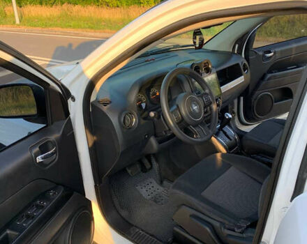 Білий Джип Compass, об'ємом двигуна 2.36 л та пробігом 210 тис. км за 9600 $, фото 10 на Automoto.ua