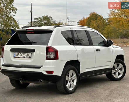 Білий Джип Compass, об'ємом двигуна 2.36 л та пробігом 142 тис. км за 9799 $, фото 5 на Automoto.ua