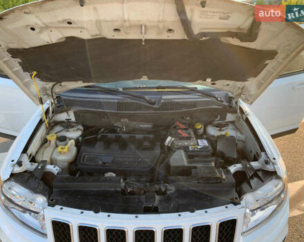 Білий Джип Compass, об'ємом двигуна 2.36 л та пробігом 210 тис. км за 9600 $, фото 16 на Automoto.ua