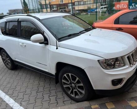 Джип Compass 2014 у Києві на Automoto.ua Білий Джип Compass, об'ємом двигуна 2.36 л та пробігом 135 тис. км за 9800 $, фото 12 на Automoto.ua