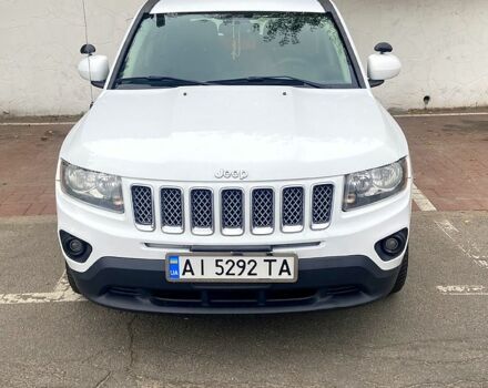 Белый Джип Компас, объемом двигателя 2 л и пробегом 220 тыс. км за 8999 $, фото 1 на Automoto.ua