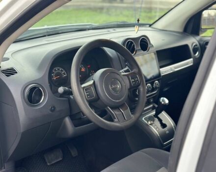 Білий Джип Compass, об'ємом двигуна 2.4 л та пробігом 200 тис. км за 8800 $, фото 4 на Automoto.ua