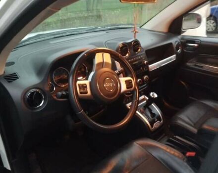 Белый Джип Компас, объемом двигателя 2.36 л и пробегом 296 тыс. км за 9000 $, фото 5 на Automoto.ua