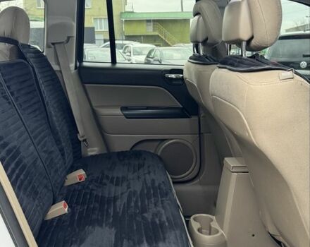 Білий Джип Compass, об'ємом двигуна 2.4 л та пробігом 122 тис. км за 10900 $, фото 16 на Automoto.ua