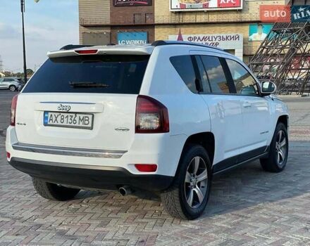 Білий Джип Compass, об'ємом двигуна 2.4 л та пробігом 174 тис. км за 10300 $, фото 7 на Automoto.ua