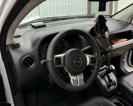 Білий Джип Compass, об'ємом двигуна 2 л та пробігом 118 тис. км за 12000 $, фото 21 на Automoto.ua