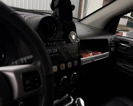 Білий Джип Compass, об'ємом двигуна 2 л та пробігом 118 тис. км за 12000 $, фото 2 на Automoto.ua