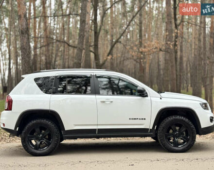Белый Джип Компас, объемом двигателя 2.4 л и пробегом 104 тыс. км за 10900 $, фото 7 на Automoto.ua
