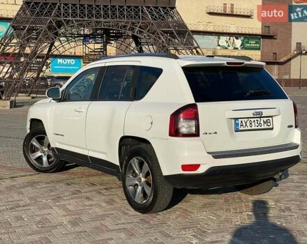 Білий Джип Compass, об'ємом двигуна 2.4 л та пробігом 174 тис. км за 10300 $, фото 5 на Automoto.ua