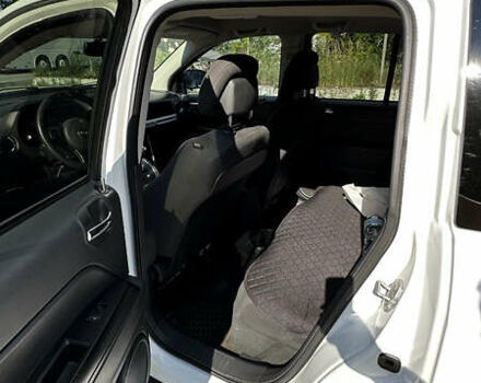Білий Джип Compass, об'ємом двигуна 2 л та пробігом 135 тис. км за 10499 $, фото 9 на Automoto.ua