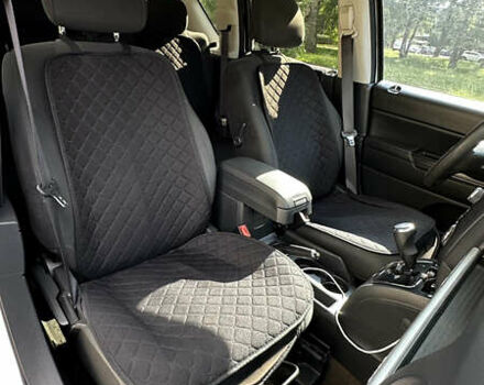 Білий Джип Compass, об'ємом двигуна 2 л та пробігом 135 тис. км за 10499 $, фото 7 на Automoto.ua