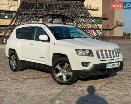 Білий Джип Compass, об'ємом двигуна 2.4 л та пробігом 174 тис. км за 10300 $, фото 2 на Automoto.ua