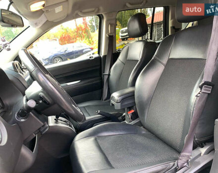 Джип Compass 2016 у Вінниці на Automoto.ua Білий Джип Compass, об'ємом двигуна 2.4 л та пробігом 133 тис. км за 11890 $, фото 26 на Automoto.ua