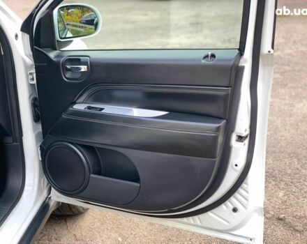 Джип Compass 2016 у Вінниці на Automoto.ua Білий Джип Compass, об'ємом двигуна 2.4 л та пробігом 133 тис. км за 11890 $, фото 19 на Automoto.ua