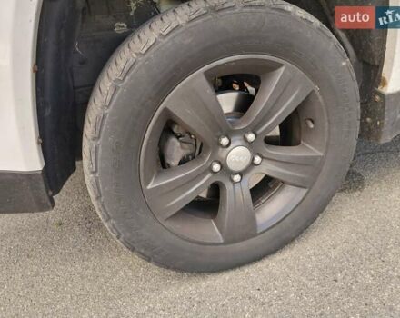 Білий Джип Compass, об'ємом двигуна 2 л та пробігом 165 тис. км за 11100 $, фото 3 на Automoto.ua