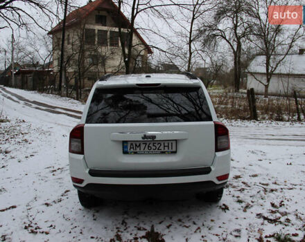 Белый Джип Компас, объемом двигателя 2 л и пробегом 201 тыс. км за 10400 $, фото 5 на Automoto.ua