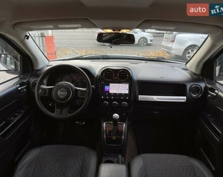 Джип Compass 2016 у Дніпро (Дніпропетровську) на Automoto.ua Білий Джип Compass, об'ємом двигуна 2.36 л та пробігом 246 тис. км за 9900 $, фото 13 на Automoto.ua