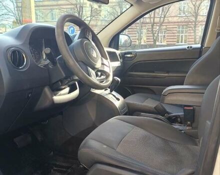 Джип Compass 2016 у Києві на Automoto.ua Білий Джип Compass, об'ємом двигуна 2 л та пробігом 150 тис. км за 10000 $, фото 10 на Automoto.ua