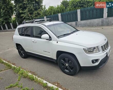 Белый Джип Компас, объемом двигателя 2 л и пробегом 164 тыс. км за 10800 $, фото 2 на Automoto.ua
