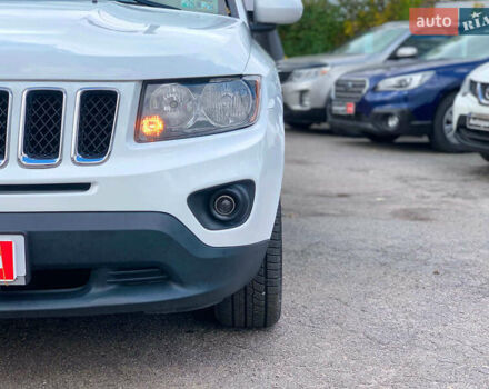 Джип Compass 2016 у Вінниці на Automoto.ua Білий Джип Compass, об'ємом двигуна 2.4 л та пробігом 133 тис. км за 11890 $, фото 9 на Automoto.ua