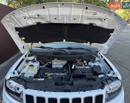 Білий Джип Compass, об'ємом двигуна 2 л та пробігом 157 тис. км за 10700 $, фото 8 на Automoto.ua