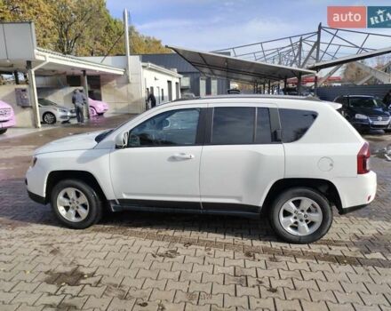Джип Компас 2016 в Сумах на Automoto.ua Белый Джип Компас, объемом двигателя 2.4 л и пробегом 153 тыс. км за 10200 $, фото 10 на Automoto.ua