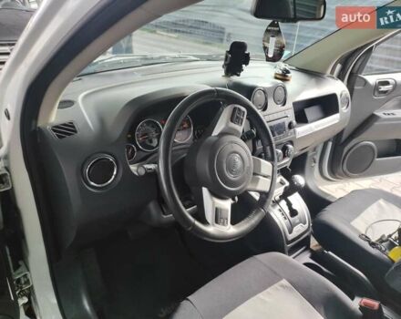 Джип Компас 2016 в Сумах на Automoto.ua Белый Джип Компас, объемом двигателя 2.4 л и пробегом 153 тыс. км за 10200 $, фото 26 на Automoto.ua