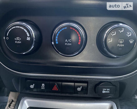 Белый Джип Компас, объемом двигателя 2.4 л и пробегом 165 тыс. км за 10900 $, фото 27 на Automoto.ua