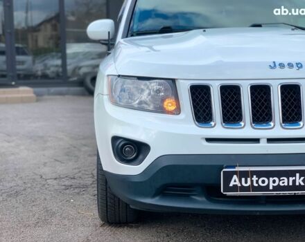 Джип Compass 2016 у Вінниці на Automoto.ua Білий Джип Compass, об'ємом двигуна 2.4 л та пробігом 133 тис. км за 11890 $, фото 9 на Automoto.ua