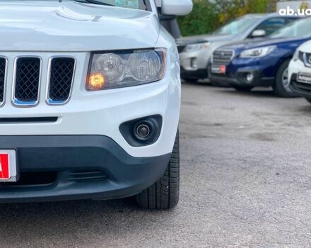 Джип Compass 2016 у Вінниці на Automoto.ua Білий Джип Compass, об'ємом двигуна 2.4 л та пробігом 133 тис. км за 11890 $, фото 8 на Automoto.ua