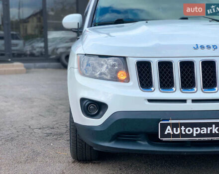 Джип Compass 2016 у Вінниці на Automoto.ua Білий Джип Compass, об'ємом двигуна 2.4 л та пробігом 133 тис. км за 11890 $, фото 8 на Automoto.ua